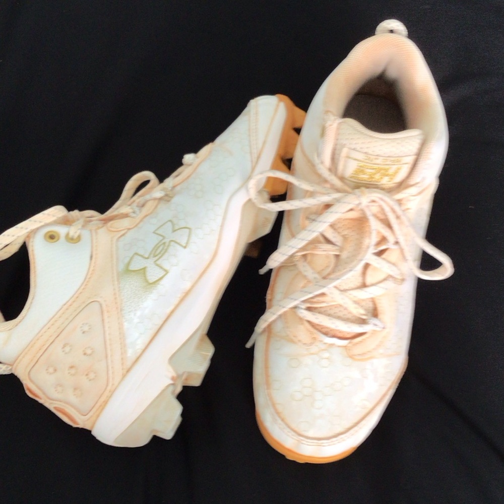Under Armour BH OUT OF HERE Mid-top Baseball Cleats for boys